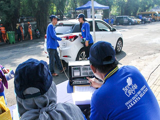 sudin-lh-jaksel-telah-uji-emisi-2993-kendaraan-bermotor