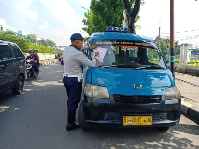 sudinhub-jaksel-lakukan-razia-di-pasar-minggu