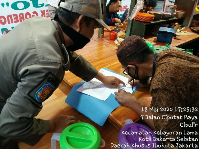 tiga-warung-makan-di-kebayoran-lama-memilih-didenda-usai-langgar-psbb