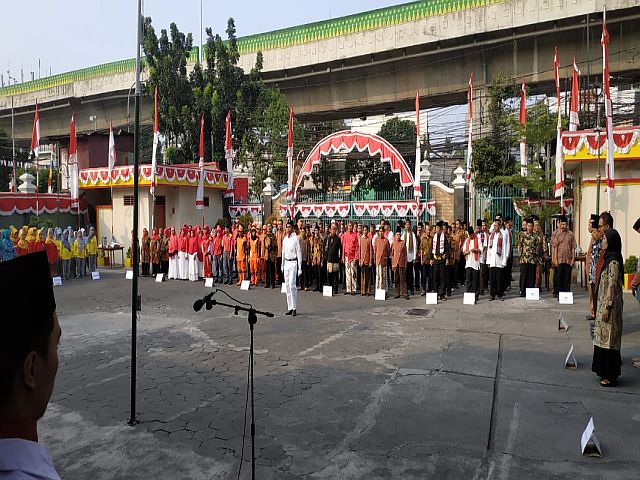 upacara-hut-ri-di-kelurahan-kuningan-barat-berlangsung-khidmat