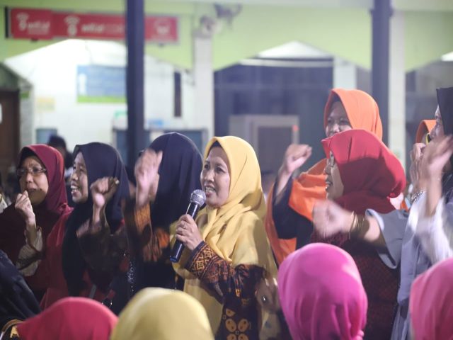 wajah-bahagia-sambut-silaturahmi-di-kecamatan-tebet