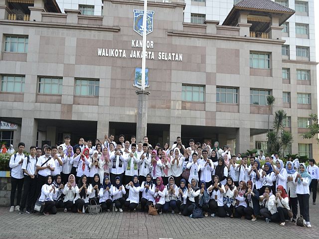 wali-kota-jaksel-lepas-412-petugas-pendata-bdt
