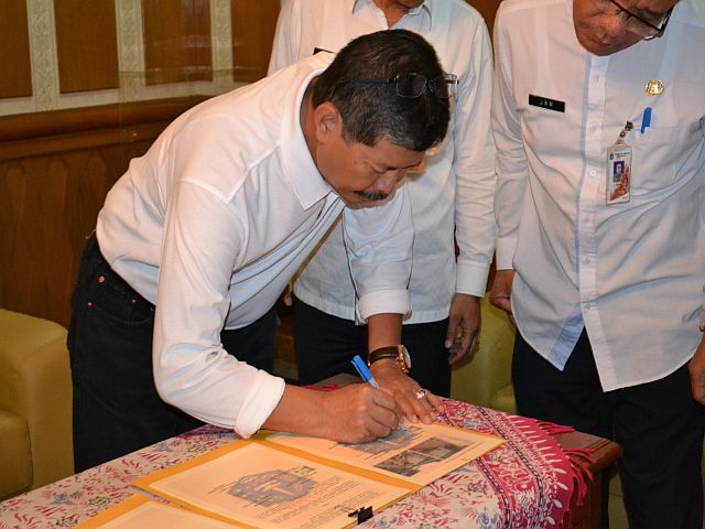 wali-kota-jaksel-tandatangani-bast-dua-perusahaan-pemegang-sippt