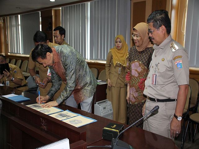 wali-kota-jaksel-tandatangani-sippt-dua-perusahaan