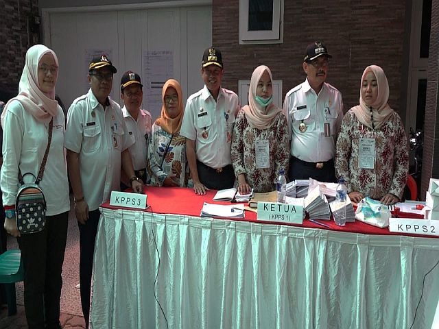 wali-kota-jaksel-tinjau-lokasi-tps