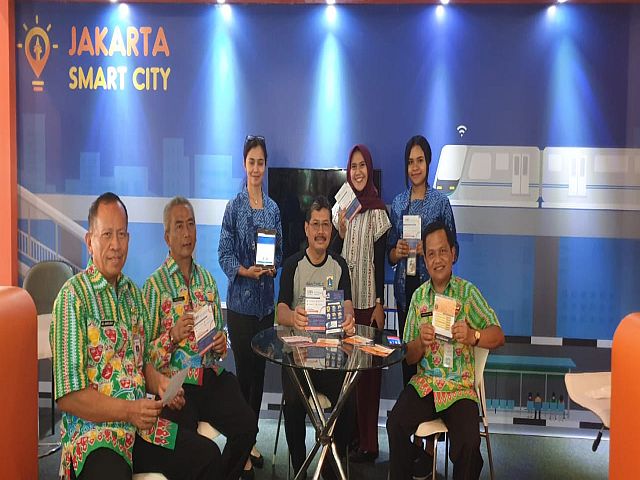 warga-sambut-antusias-stan-jsc-di-kantor-wali-kota-jaksel